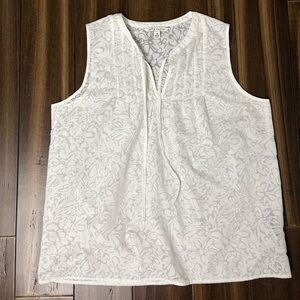 Zac & Rachel White Floral Sleeveless Blouse Pleated Light weight
